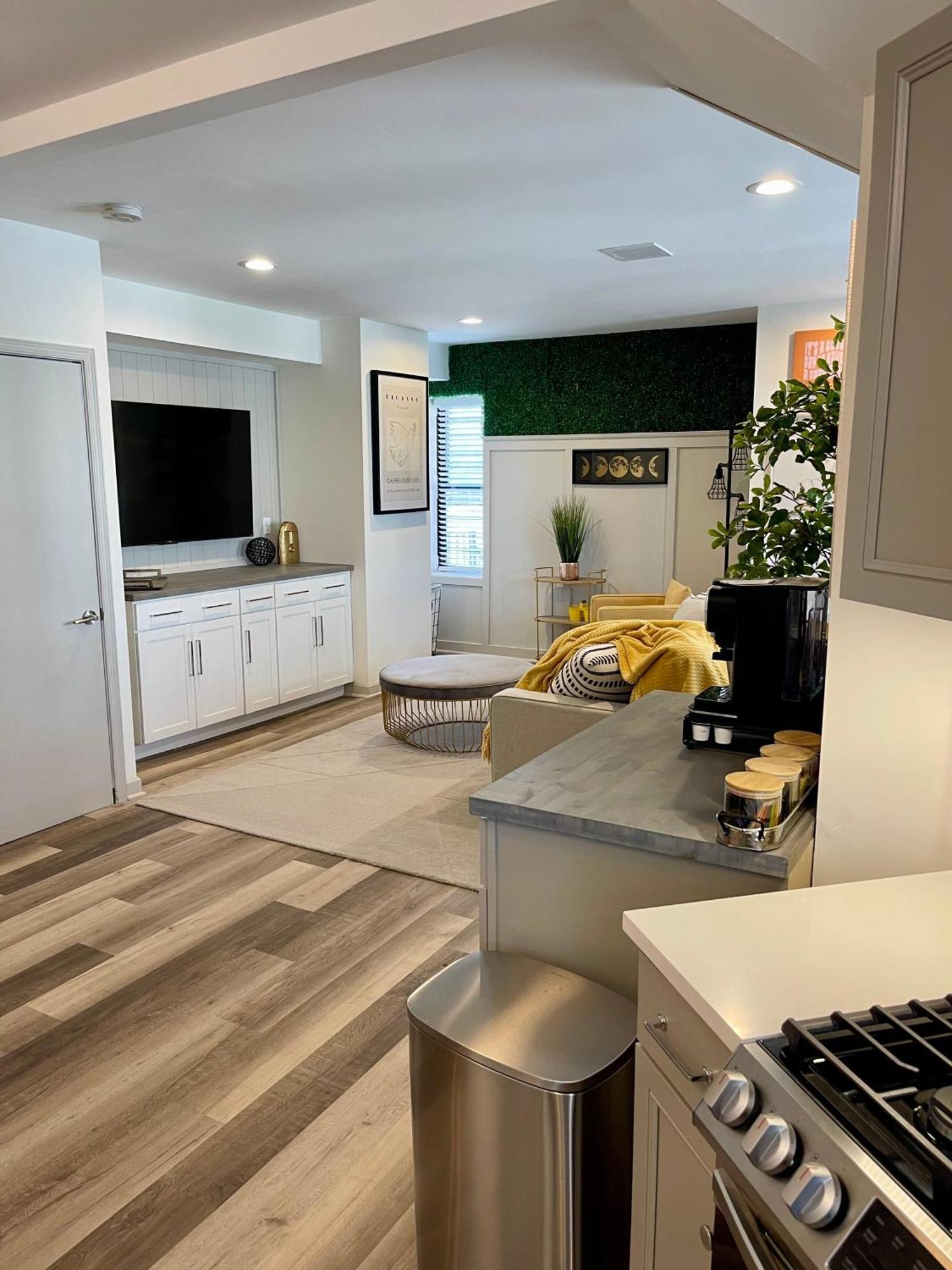 Modern Fully Renovated Suite & Loft In Downtown Trenton Exterior foto