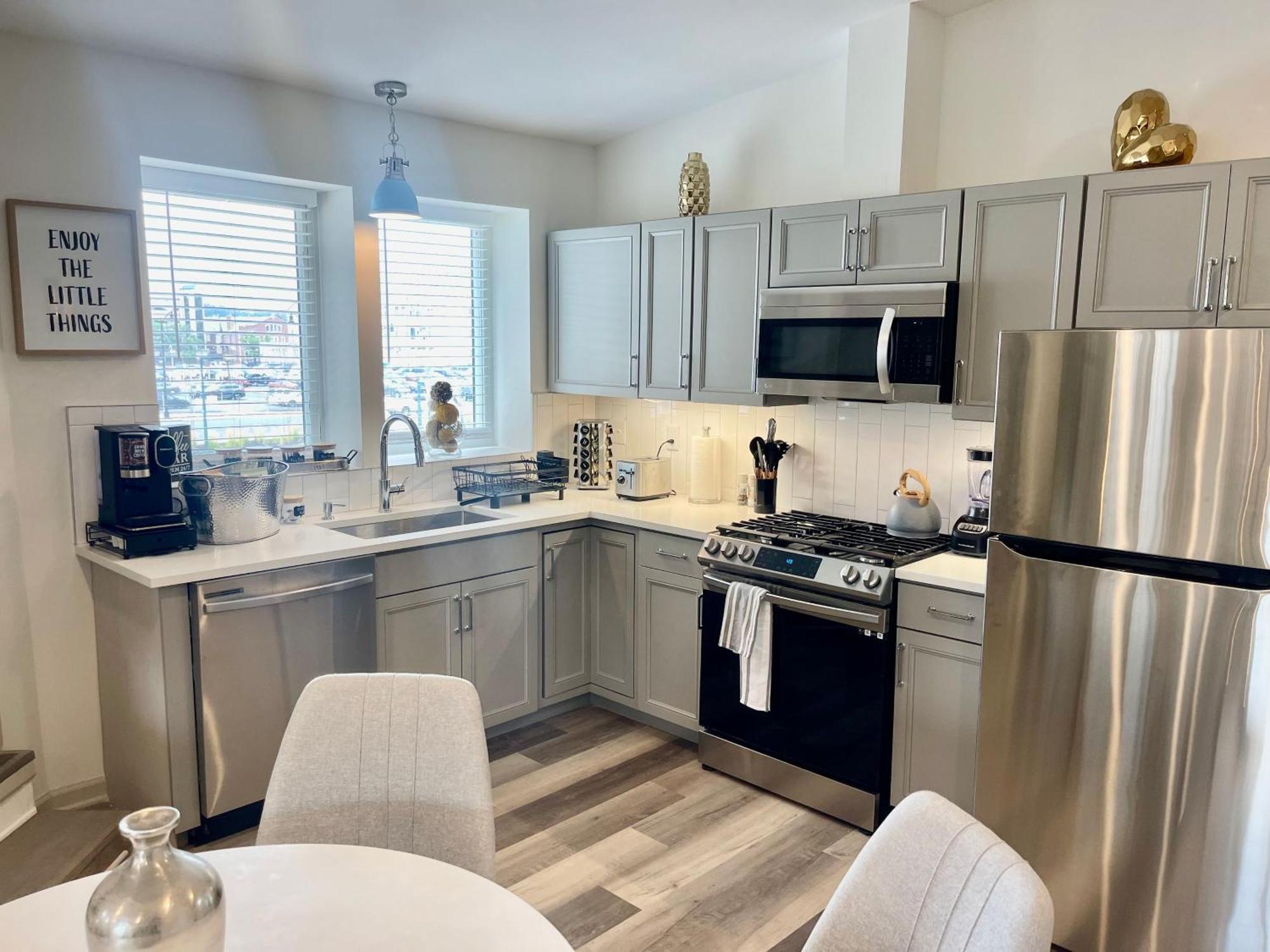 Modern Fully Renovated Suite & Loft In Downtown Trenton Exterior foto